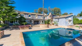 Villa for sale in Benahavis with 5 bedrooms