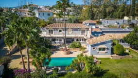 Villa for sale in Benahavis with 5 bedrooms