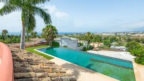 For sale villa with 8 bedrooms in El Paraiso