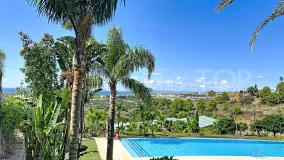 Buy apartment in Benahavis Hills Country Club