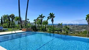 Buy apartment in Benahavis Hills Country Club