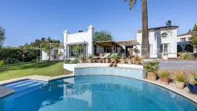 Buy Guadalmina Alta 3 bedrooms villa