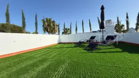Duplex penthouse with 3 bedrooms for sale in Parque Elviria