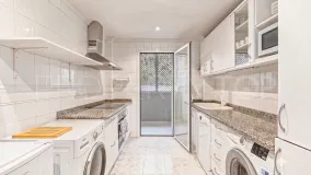 Apartamento planta baja en venta en Elviria