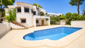 Villa con 6 dormitorios a la venta en Moraira