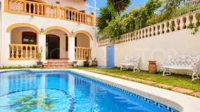 Se vende pareado en Oliva de 3 dormitorios