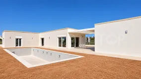 Buy 4 bedrooms villa in Gata de Gorgos