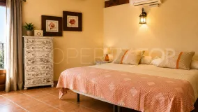 Buy hotel with 6 bedrooms in Sagra