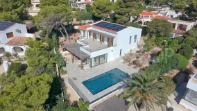 Comprar villa en Jávea de 4 dormitorios
