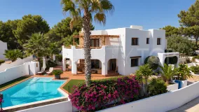 Se vende villa con 5 dormitorios en Moraira