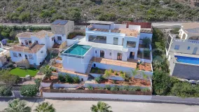 For sale villa in Cumbre del Sol with 4 bedrooms