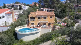For sale villa with 4 bedrooms in Orba