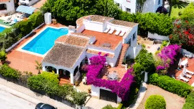 Villa for sale in Entrepinos with 5 bedrooms