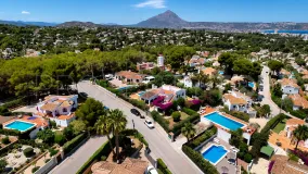 Villa for sale in Entrepinos with 5 bedrooms