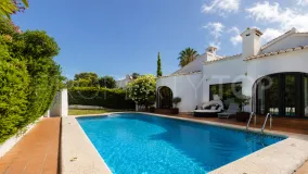 Villa for sale in Entrepinos with 5 bedrooms