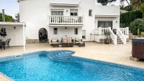 Buy villa in Jávea