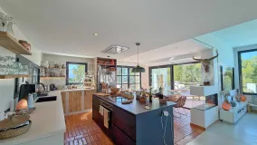 For sale villa in Jávea with 4 bedrooms