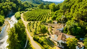 Finca en venta de 8 dormitorios en Casares