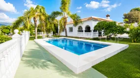 Estepona, finca de 3 dormitorios en venta
