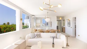 Villa en venta en Elviria
