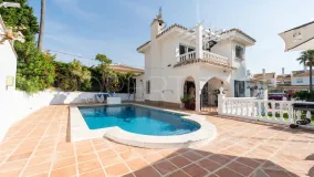 Villa en venta con 3 dormitorios en Calahonda