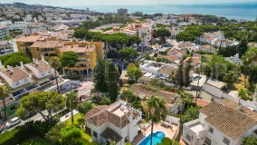 Villa en venta con 3 dormitorios en Calahonda