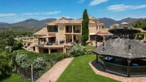 Villa for sale in La Mairena