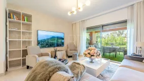 Apartamento planta baja en venta en Benatalaya