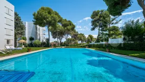 Ático a la venta con 3 dormitorios en Los Monteros