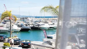Apartamento con 2 dormitorios en venta en Marbella - Puerto Banus