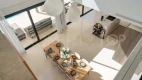 Villa en venta en Nueva Andalucia con 5 dormitorios
