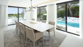 5 bedrooms villa for sale in Nueva Andalucia