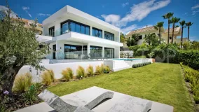Buy villa in La Alqueria with 5 bedrooms
