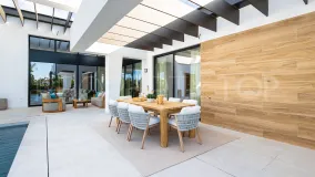 Villa en venta en Nueva Andalucia con 4 dormitorios