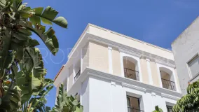 Hotel for sale in Estepona Centre with 9 bedrooms