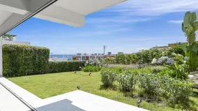 For sale apartment in Estepona Golf with 2 bedrooms