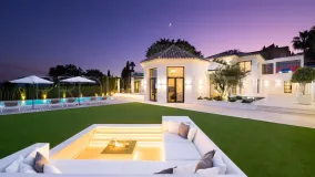 Se vende villa de 5 dormitorios en Aloha