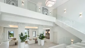 For sale El Madroñal villa with 5 bedrooms