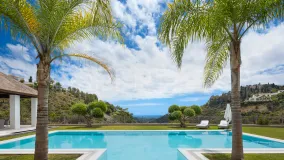 For sale El Madroñal villa with 5 bedrooms