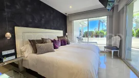 For sale apartment with 4 bedrooms in Los Granados Playa