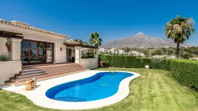 Nueva Andalucia 7 bedrooms villa for sale