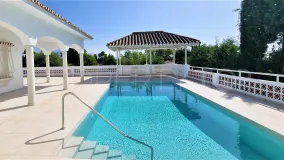 For sale villa in Guadalmina Alta with 5 bedrooms