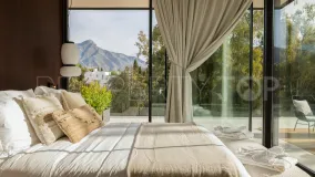 6 bedrooms Nueva Andalucia villa for sale