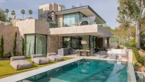 6 bedrooms Nueva Andalucia villa for sale