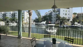 For sale 3 bedrooms ground floor apartment in Isla Carey