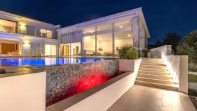 For sale villa with 7 bedrooms in Guadalmina Alta