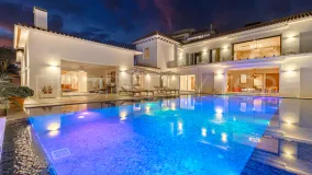 For sale villa with 7 bedrooms in Guadalmina Alta
