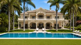For sale Guadalmina Baja villa with 8 bedrooms