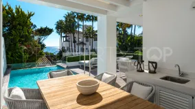 Semi detached villa for sale in Puente Romano