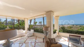 For sale ground floor apartment with 3 bedrooms in Los Monteros Playa